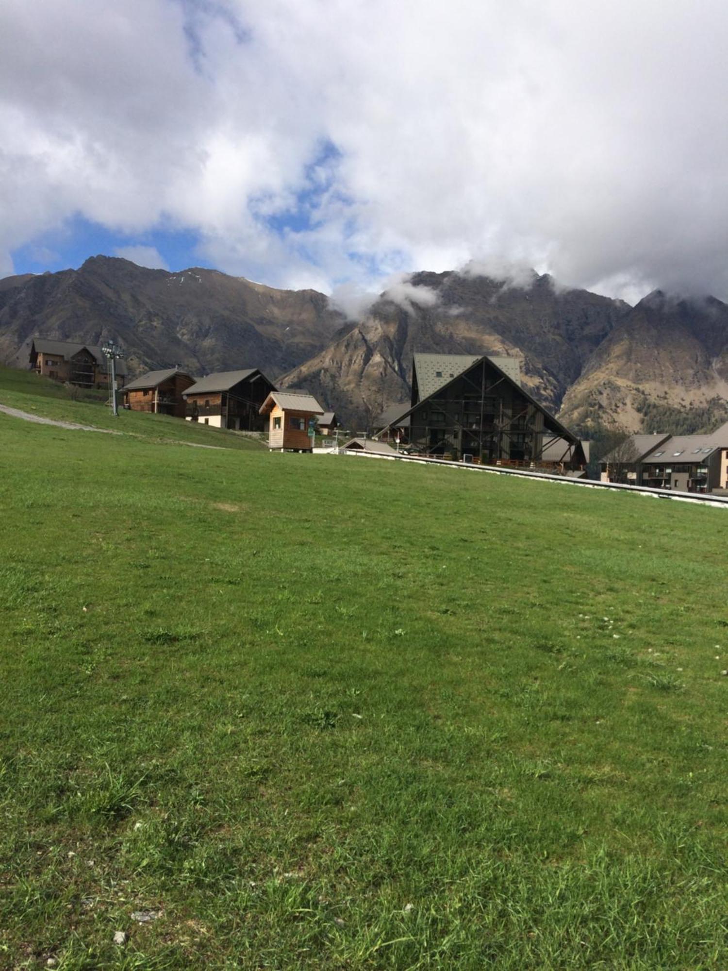 Duplex Dans Chalet Au Coeur De La Station Reallon Bagian luar foto